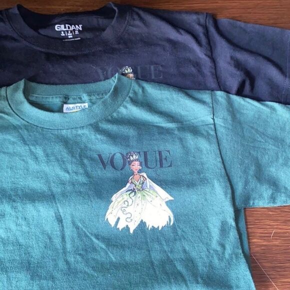 Custom, Vogue, Princess Tee, w/ Pocket Graphic Detail - Picture 5 of 7